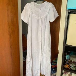 Vintage white night gown